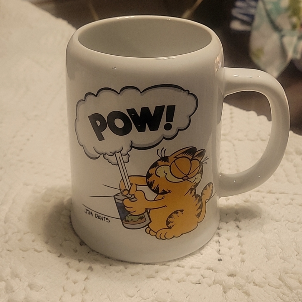 Garfield POW! 1978, 5" used mug. Some signs of use: Vintage 1970s so expected